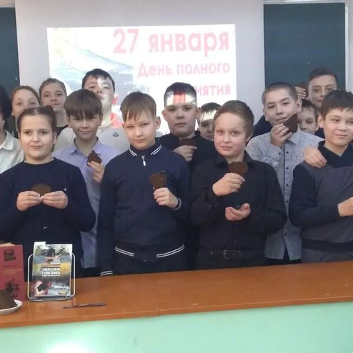 "Стояли насмерть у темной Невы" 