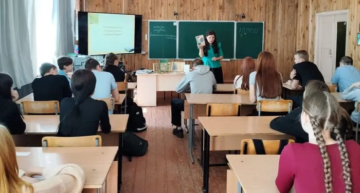 И нравы, и язык, и старина святая!